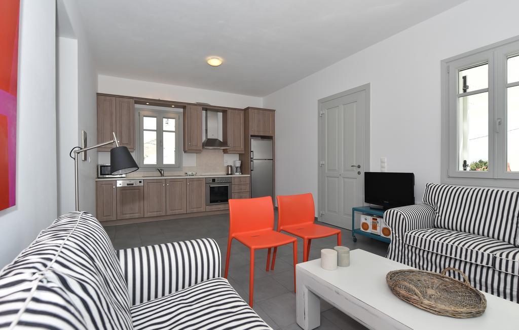 Villa Aspro Piso Livadi